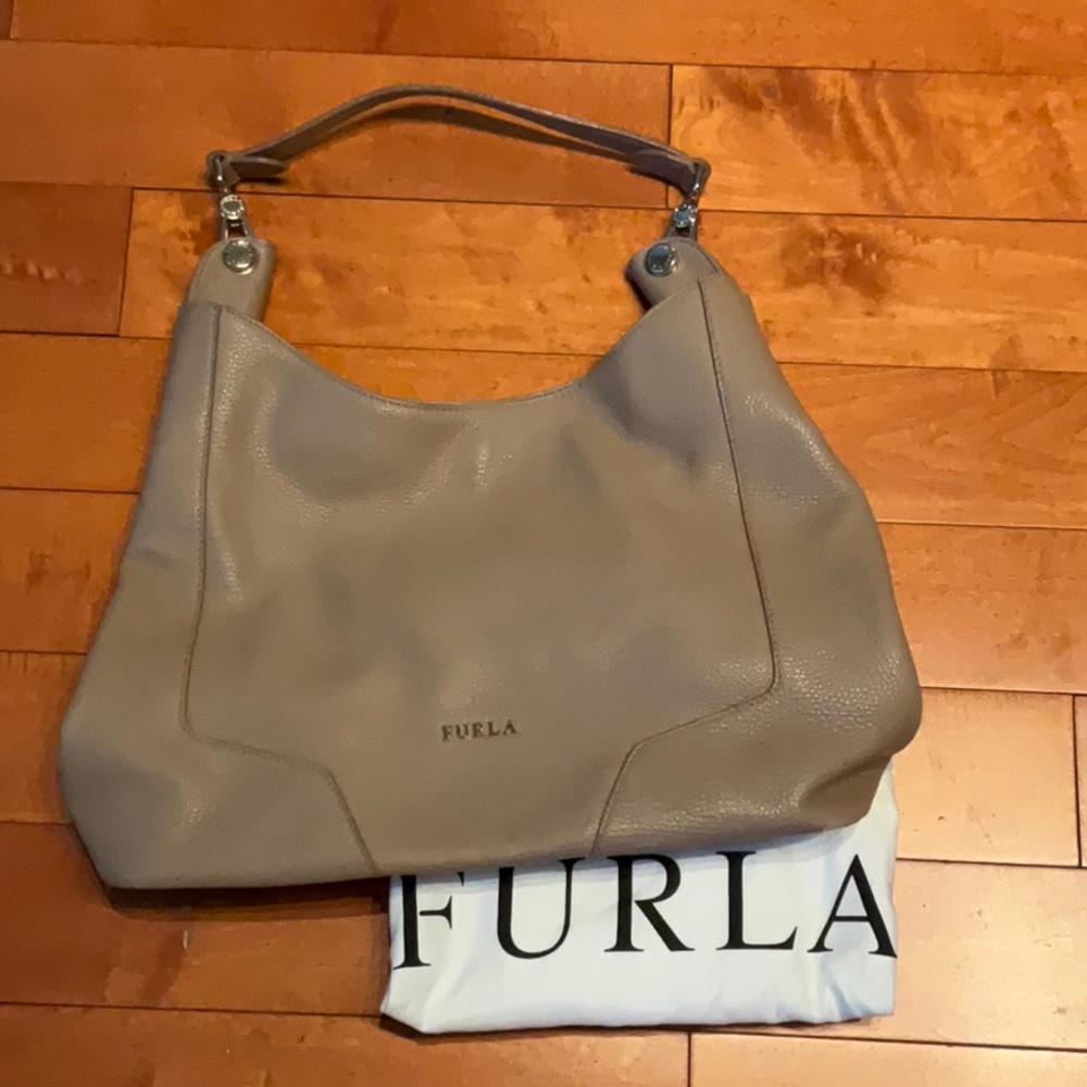 Furla shoulder bag with dust bag